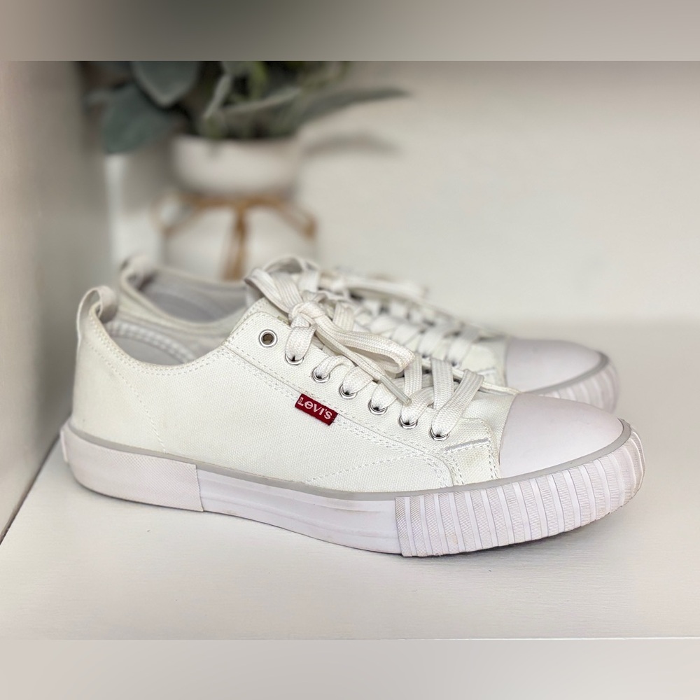 Levi's Classic White Sneakers (Men size 8
